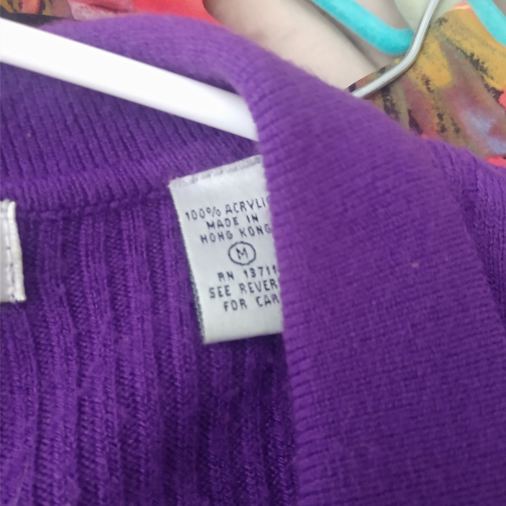 Amanda Smith Women's Med Sweater